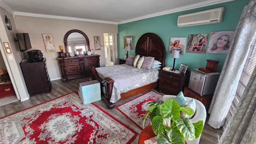 5 Bedroom Property for Sale in Boschdal North West
